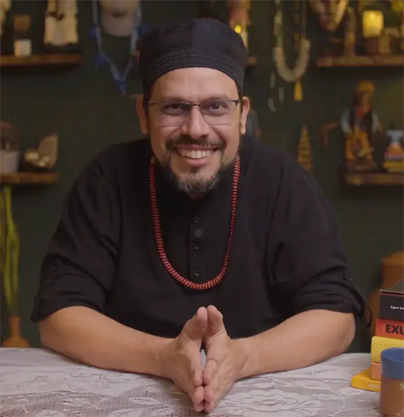 Rodrigo professor aula exu